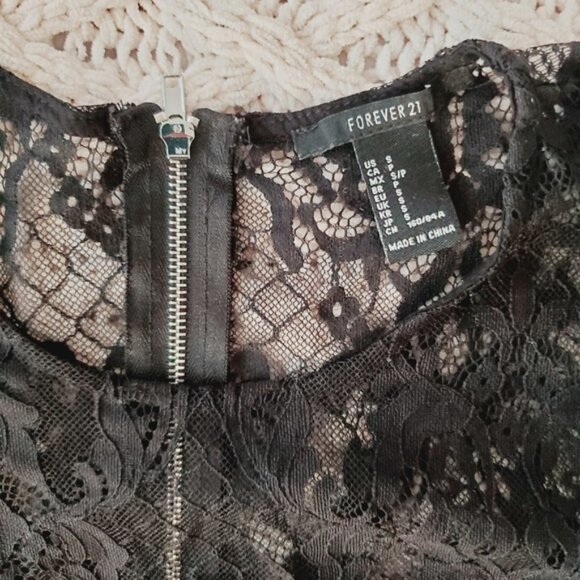 Forever 21 Short Sleeved Lace Scalloped Top- Black- Size S - Nwot - Picture 9 of 16